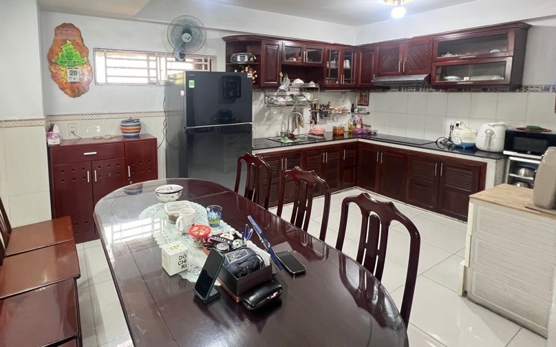 Bán Nhà 3 Tầng Đường Đặng Văn Bi, 110m2, Tiện Kinh Doanh, Dòng Tiền 20tr/Tháng