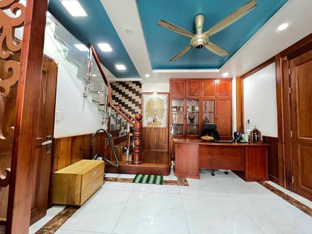 CỰC HIẾM Ngay Khu VIP Cách Vincom 300m, Bình Thọ,Thủ Đức, 100m2, 4T, Giá Chỉ Hơn 9 tỷ