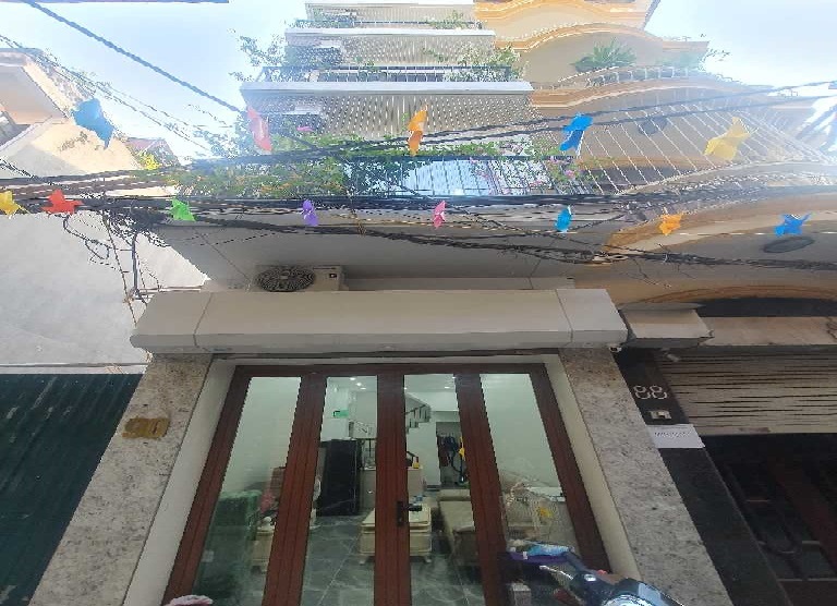 NHÀ ĐẸP! dân xây phố Tam Trinh, Ô tô đỗ Cổng, gần Trường, Siêu Thị DT 48m × 5T. Chỉ 4 tỷ 500 triệu