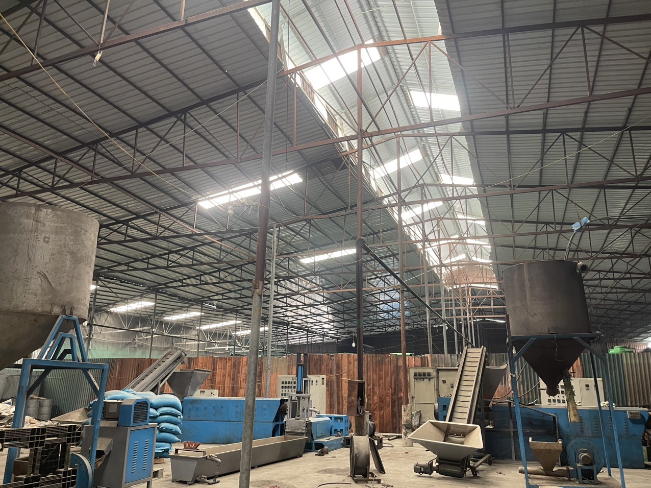 CHO THUÊ KHO XƯỞNG TẠI LÀNG KHOAI, HUYỆN VĂN LÂM, HƯNG YÊN, 2200M2, ĐIỆN 1800 KVS, CONT ĐỔ CỬA, 45K/M2.