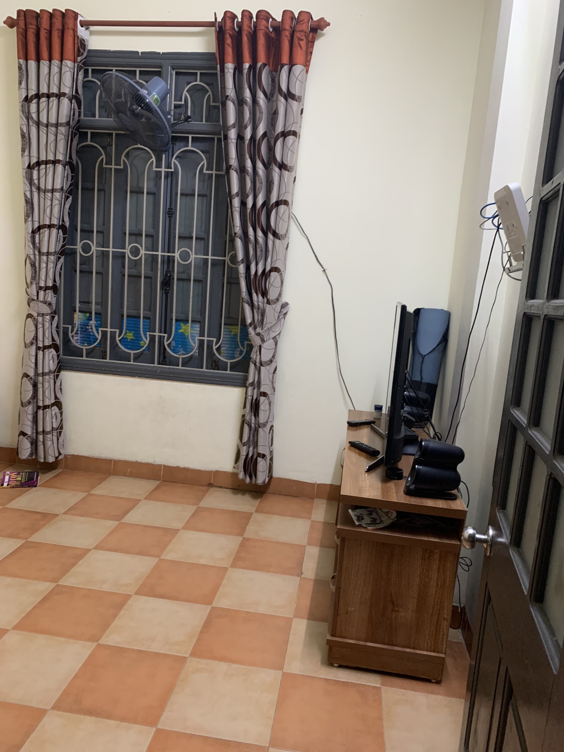 CHO THUÊ NHÀ MẶT NGÕ KHƯƠNG TRUNG, THANH XUÂN 4 TẦNG, 30M2, 3N, 11 TRIỆU