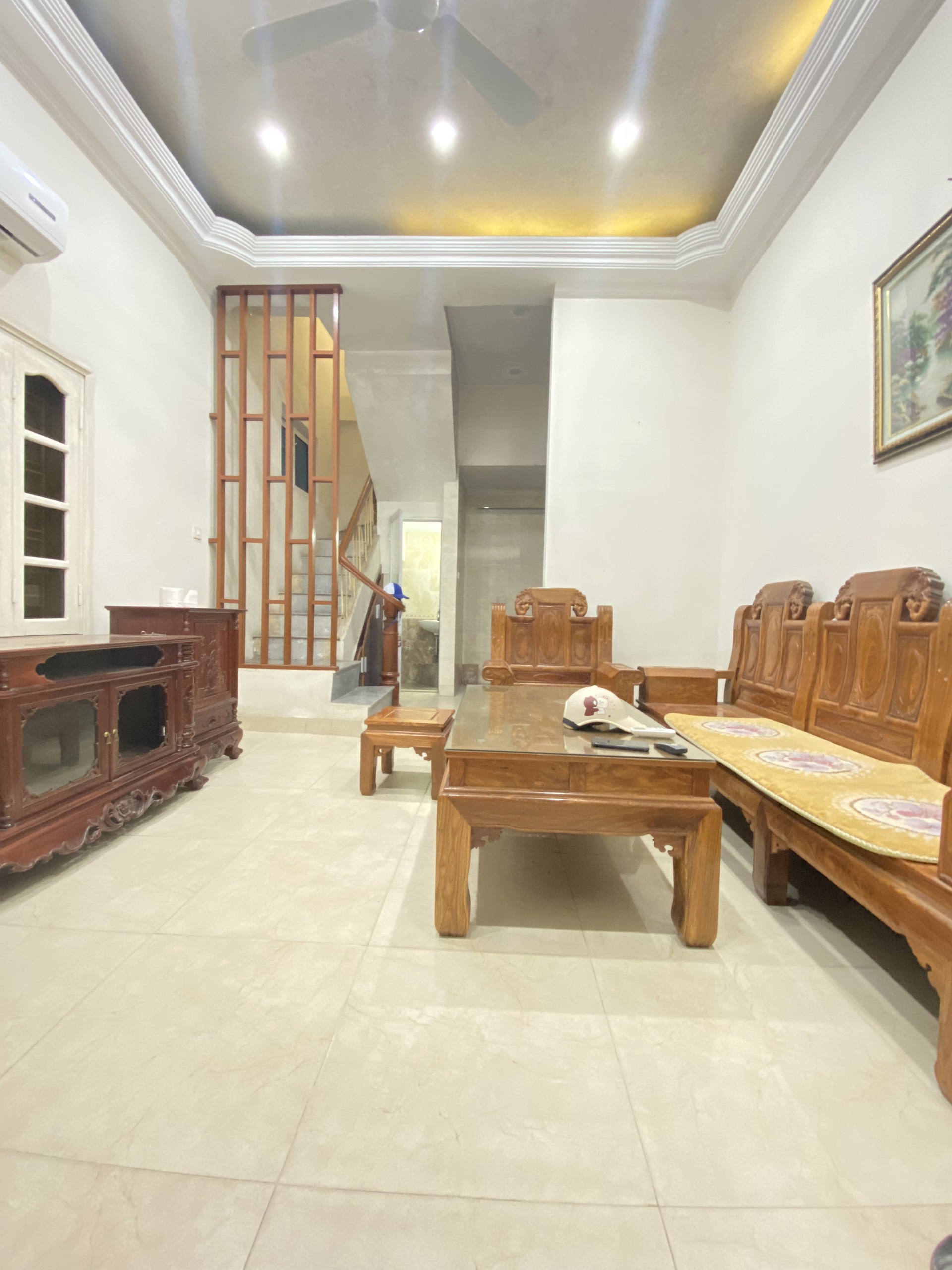 Cho thuê nhà nguyên căn ngõ 78,Giải Phóng, cạnh viện Tai Mũi họng TW, Đống Đa,Hà Nội 11tr