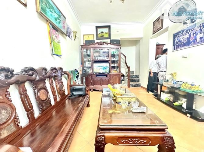 Cho thuê nhà ngõ ba gác Ngõ Thịnh Quang - Đống Đa - 50m - 5 tầng - 16 triệu - KD, VP, Online