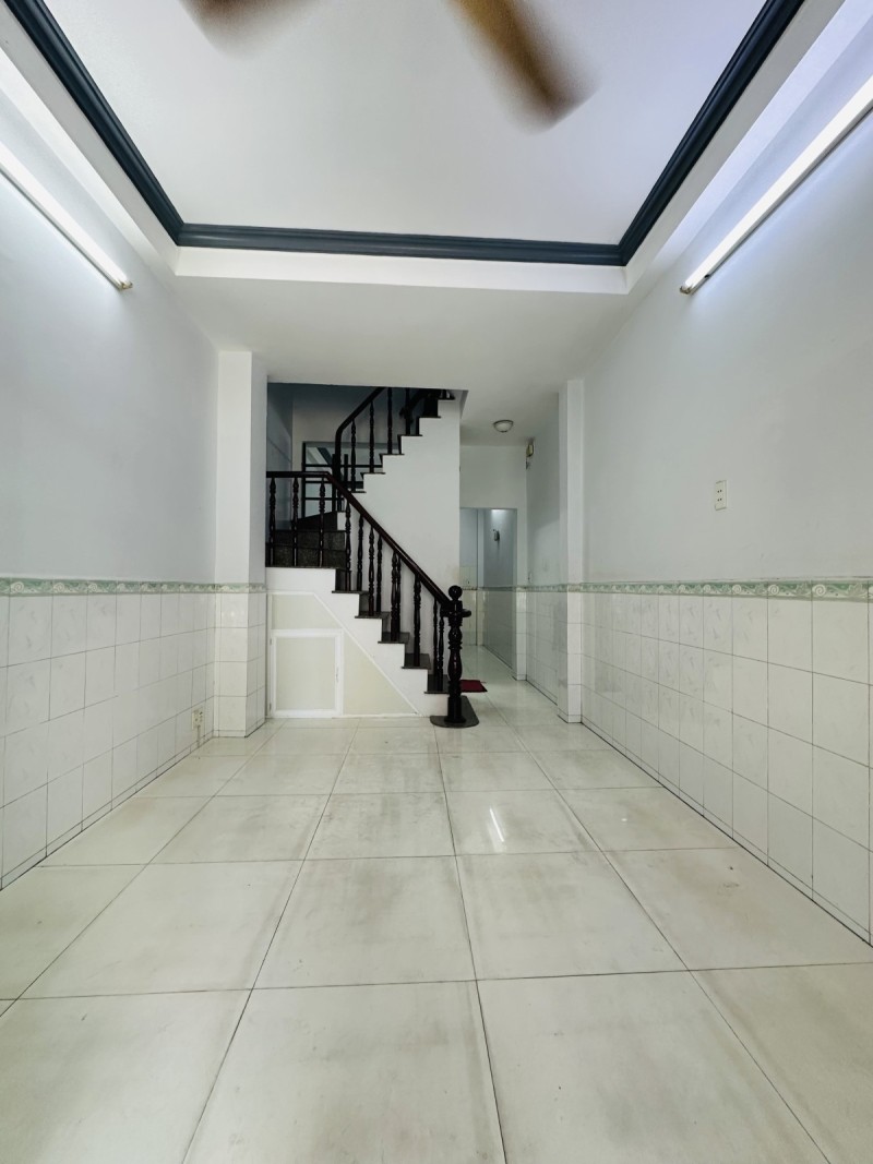 Bán nhà riêng 30m2 3 pn 3wc giáp với Trần Văn Kiểu phường 10 quận 6 chỉ 4,75 tỷ