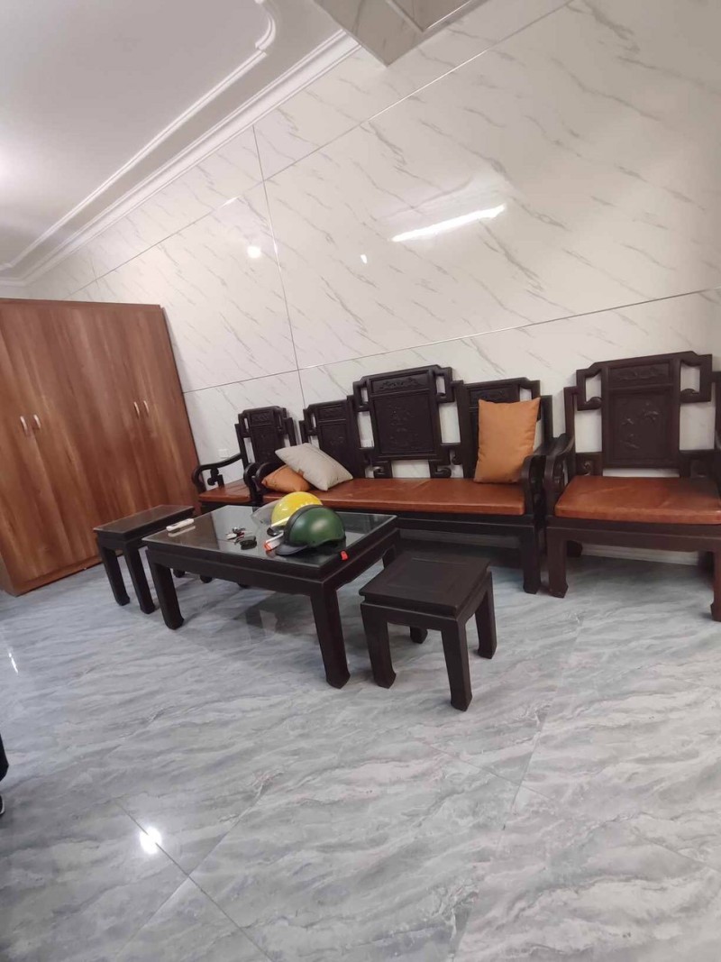 CHO THUÊ NHÀ TẬP THỂ TÔN ĐỨC THẮNG, ĐỐNG ĐA - TẦNG 1 - NGÕ RỘNG - ĐỂ XE THOẢI MÁI