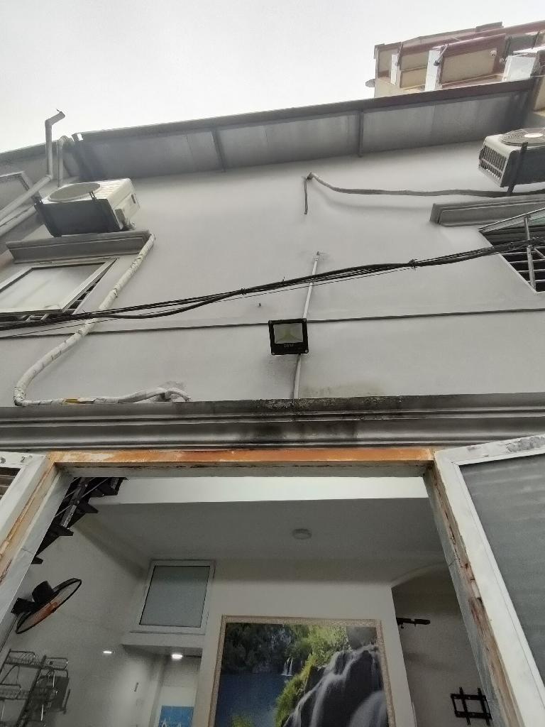 Bán nhà 2 tầng phố Phúc Đồng Long Biên. Nhà dân xây 2 tầng, 2 ngủ, 2 vệ sinh, 1 khách bếp