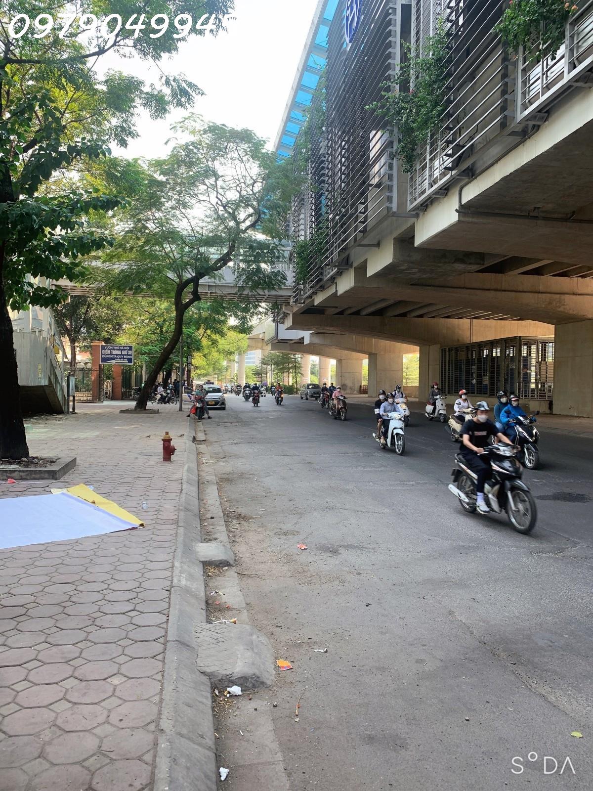 BÁN ĐẤT MP PHẠM VĂN ĐỒNG LÔ GÓC, 110M2,MẶT TIỀN 6M, VỈA HÈ 10M, 36 TỶ