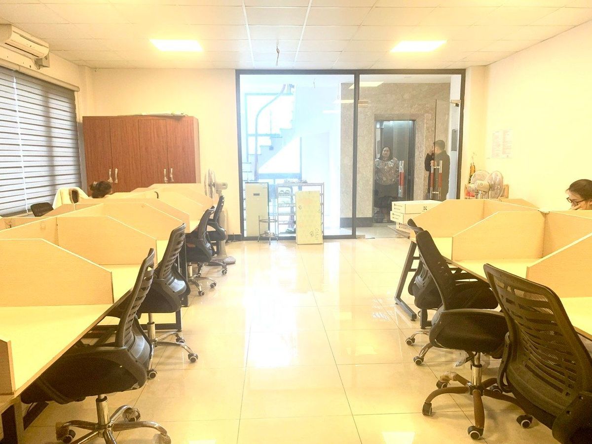 Nhà Mặt Phố Khuất Duy Tiến. Thanh Xuân. Lô Góc. Ô Tô. Vỉa Hè. DT 70m2. Giá 43,4 Tỷ.