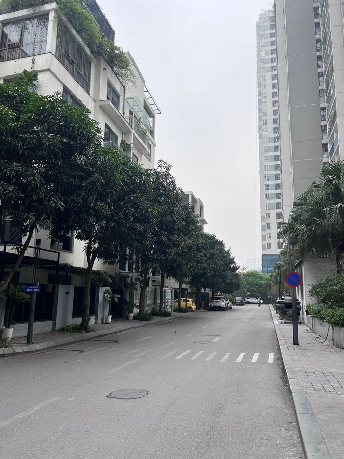 Biệt Thự, Nhà Vườn phố Nguyễn Tuân, Thanh Xuân. 175m2, 4T và 1 Hầm, Thang máy, Mt 10m, 58 tỷ