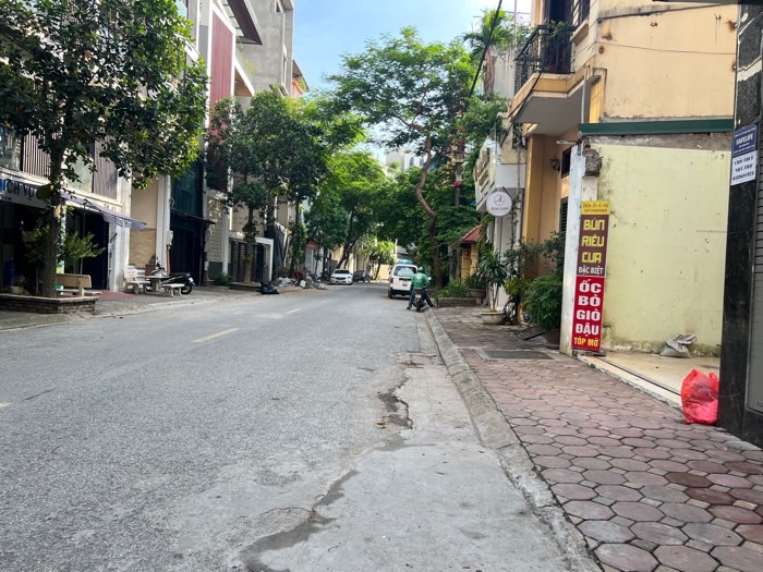 Bán nhà Ái Mộ - Bồ Đề gần phố, trung tâm Quận, đầy đủ tiện ích, ở sướng