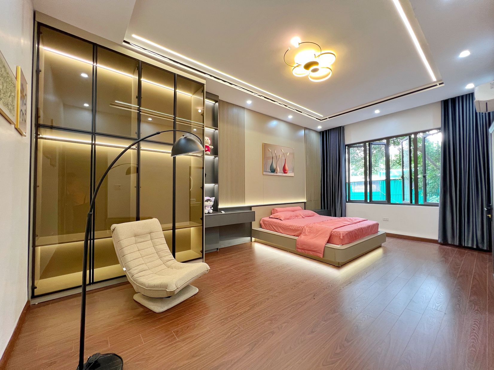 Nội Thất Xịn - Nhà Mặt Ngõ Rộng Trần Khát Chân, DT 42.4m² x 3 tầng, Mua Về Ở Luôn