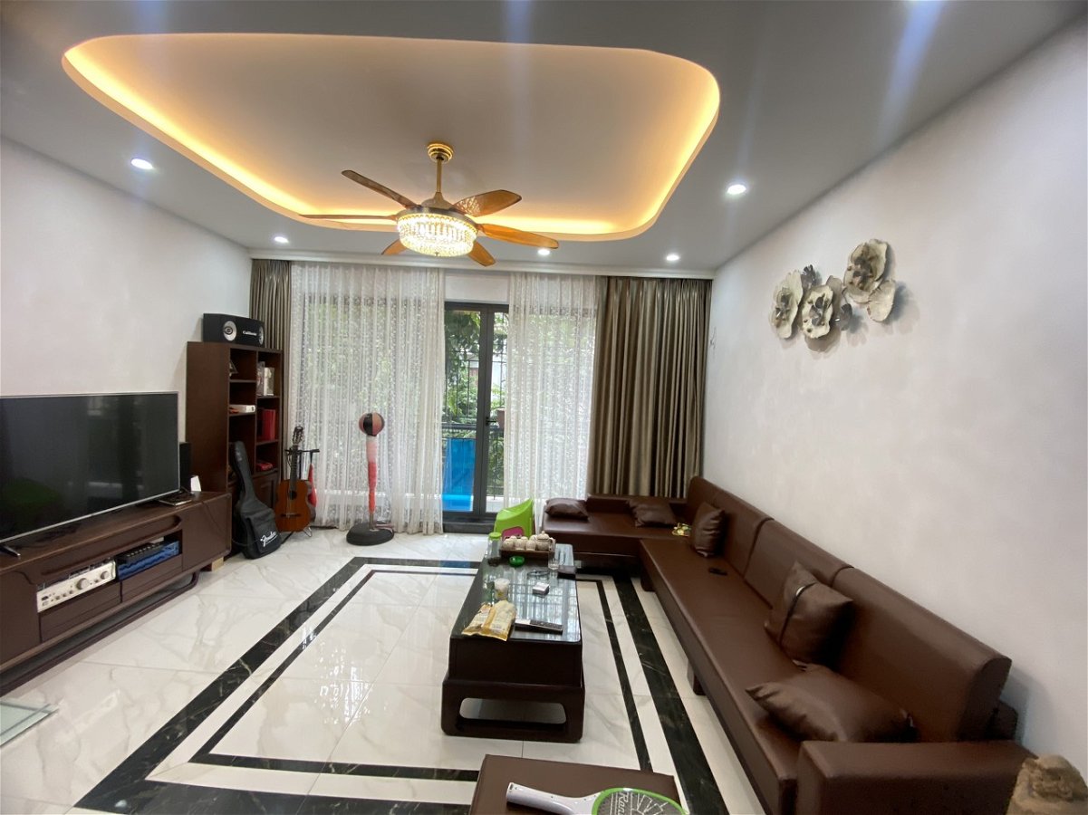 BÁN NHÀ PHỐ NGUYÊN HỒNG, ĐỐNG ĐA, 44 M2, Ô TÔ, VỈ HÈ, Ở VÀ KD, 15 TỶ