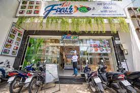 Bán nhà ngay khu ẩm thực Phan Xích Long, khu vực được xây cao, DT 8x17, giá 95 tỷ