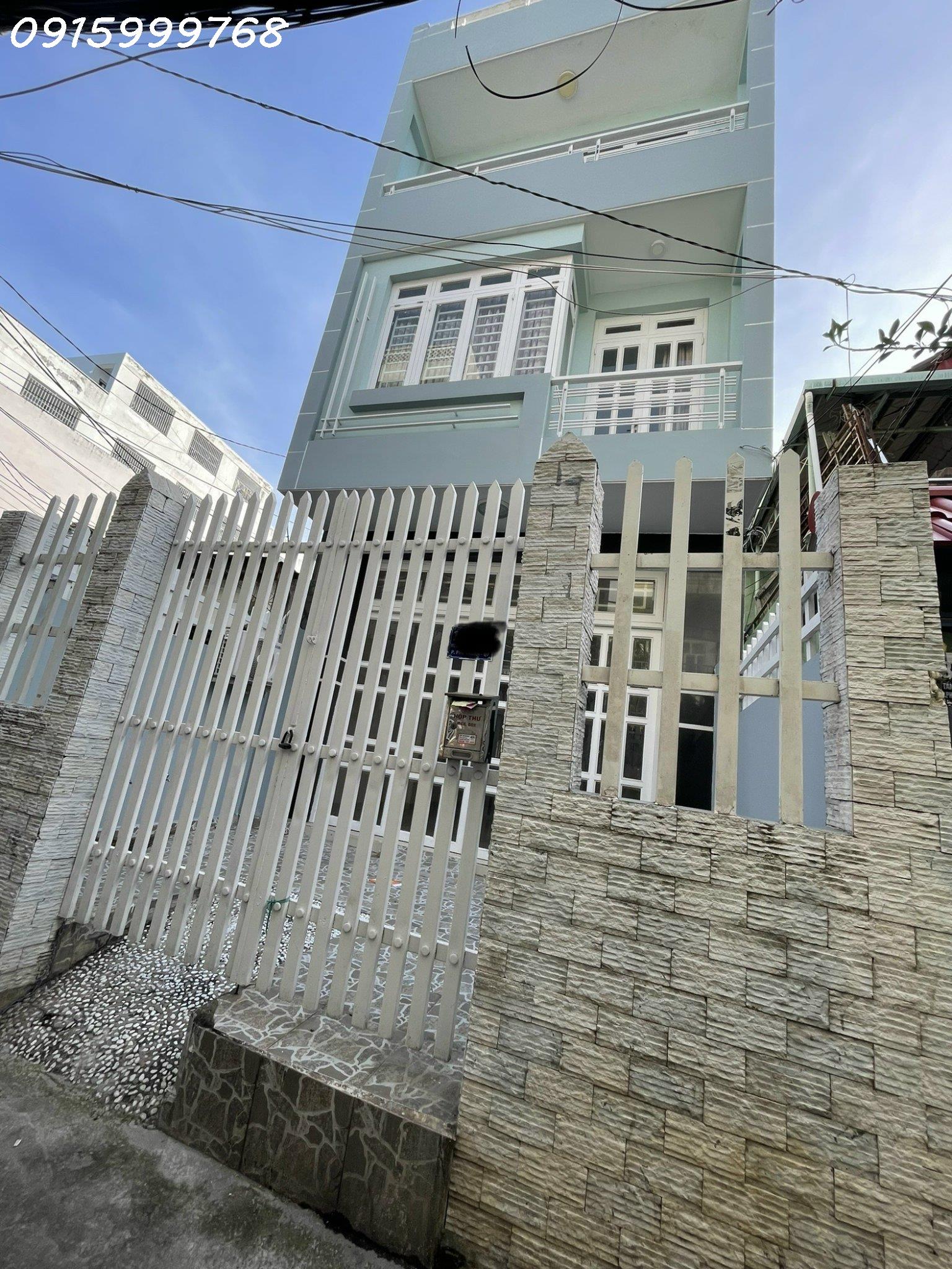 Nhà to ở Q7, hẻm lô nhì cách đường Huỳnh Tấn Phát 2 căn, DT 108m2, 4 tầng, có sân trước sau,có 2 st, giá 6tỷ5