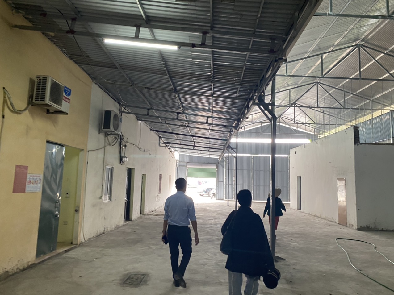 Cho thuê xưởng 250m2 mặt đường Quốc Lộ 5 đoạn gần Hồ Phúc Đồng và SAVICO Long Biên.