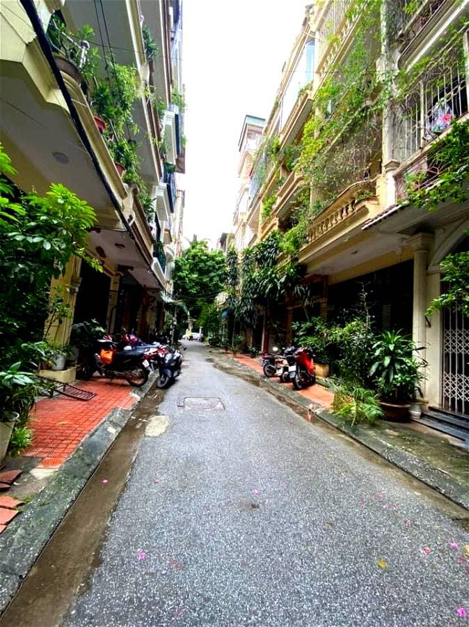 Bán Nhà Phố Trung Kính Quận Cầu Giấy. 42m Xây 5 Tầng Mặt Tiền 4m Nhỉnh 13 Tỷ. Cam Kết Ảnh Thật Mô Tả Chính Xác. Chủ