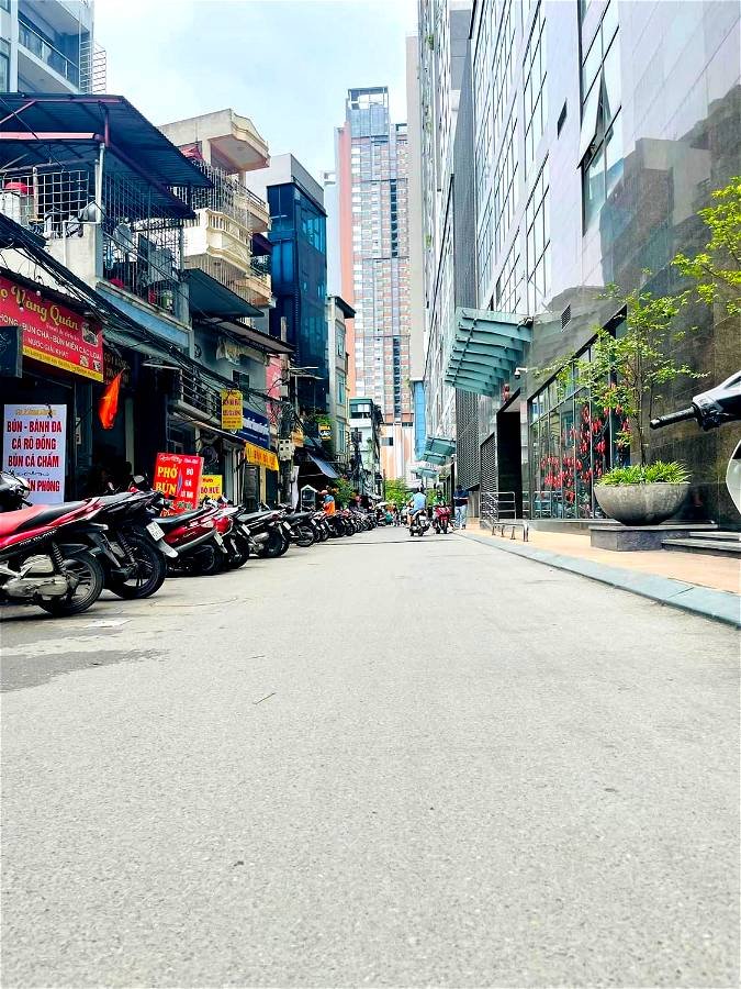 Bán Nhà Phố Lê Văn Lương Quận Cầu Giấy. 100m Nhỉnh 28 Tỷ. Cam Kết Ảnh Thật Mô Tả Chính Xác. Chủ Thiện Chí Muốn Bán