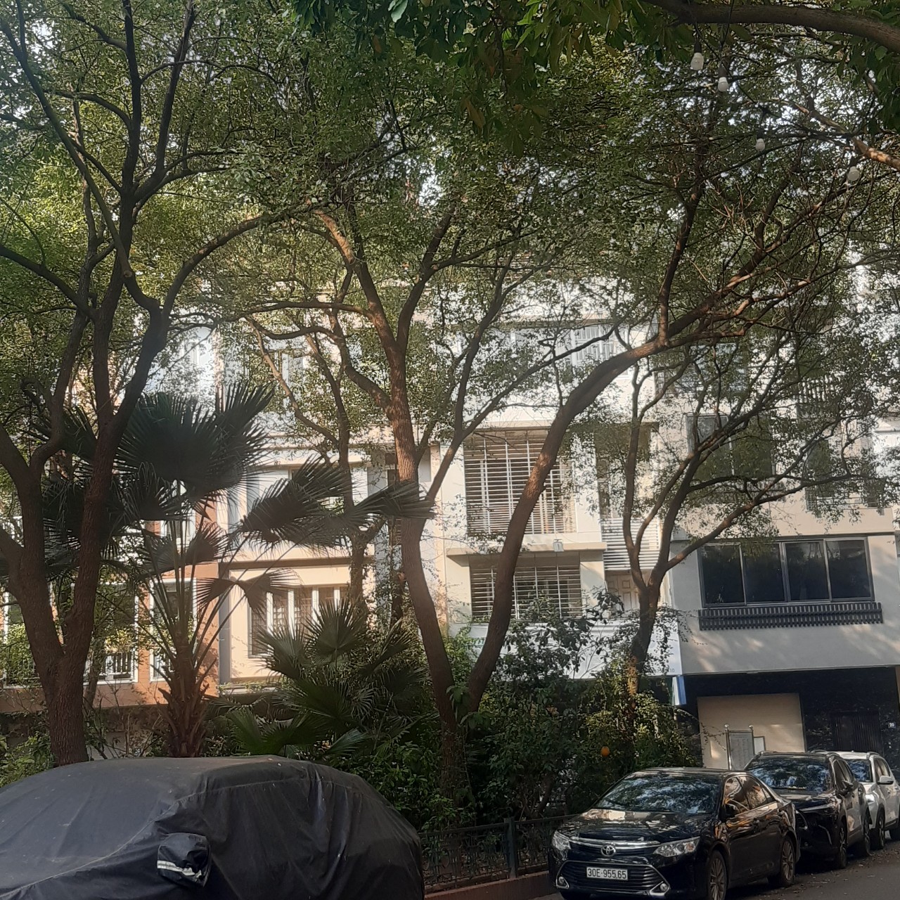 Cần bán nhà phân lô, ô tránh, ở sướng, hiếm 40m, 4 tầng, giá chào 7.6ty