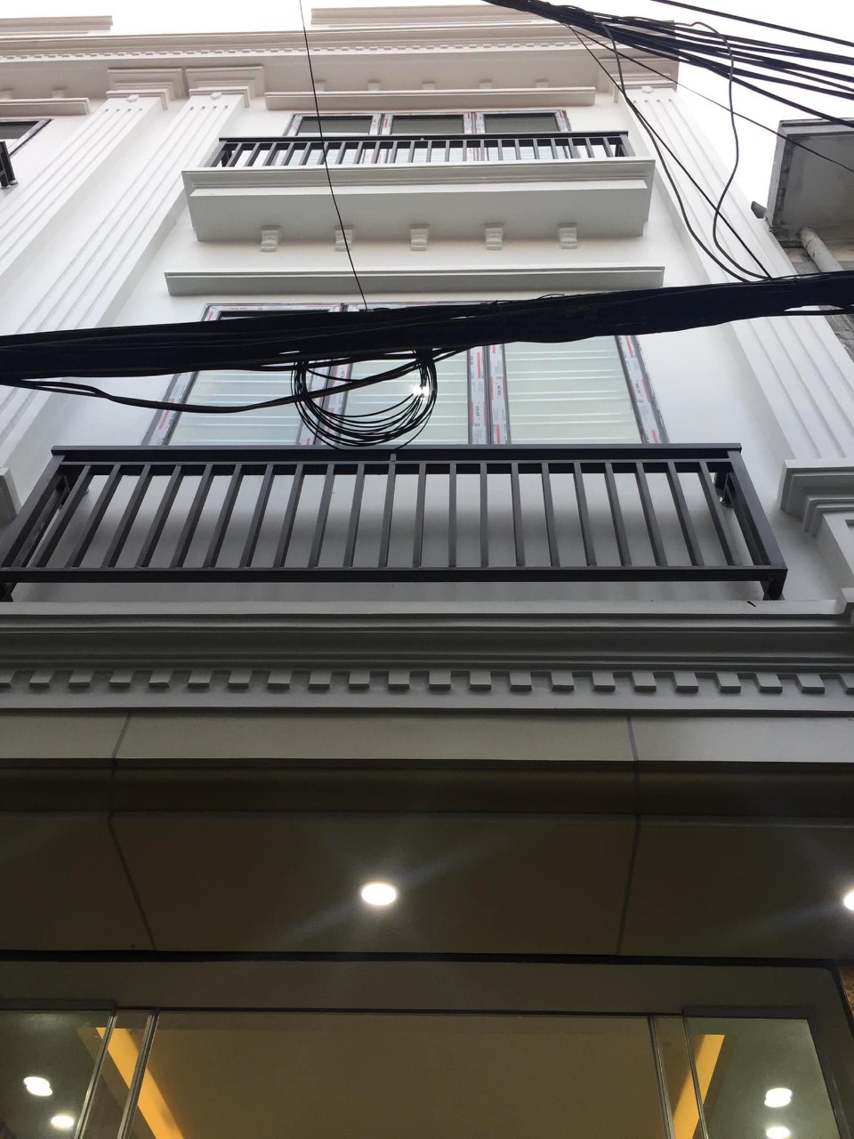 Bán nhà ngõ 157 Hồ Sen, diện tích 36m 3 tầng mới tinh GIÁ 2.65 tỉ