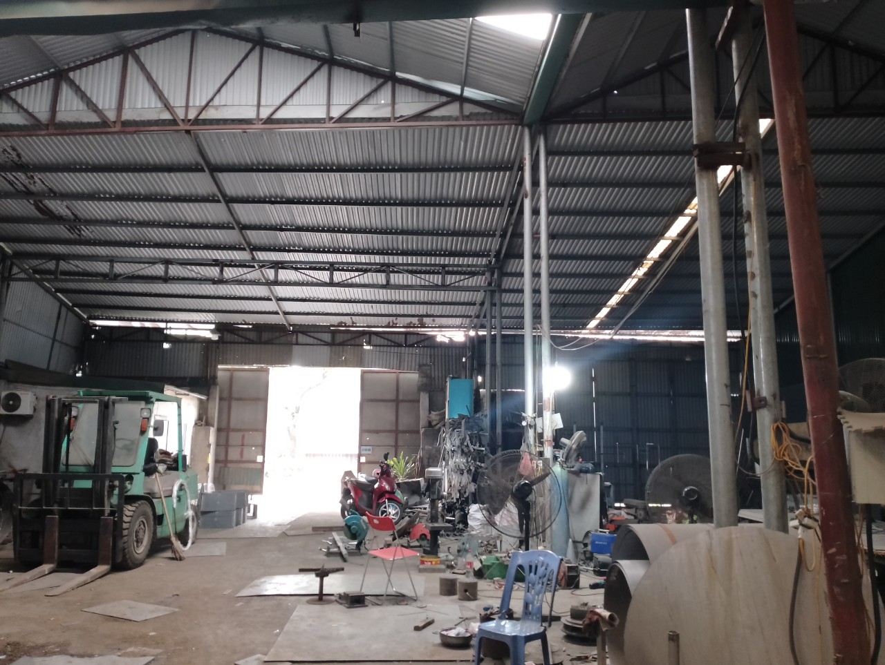 Cho thuê kho xưởng tại Phúc Diễn, Nam Từ Liêm, Hà Nội. Diện tích 500m mặt tiền 20m, xưởng cao 7m điện 3 fa giá rẻ