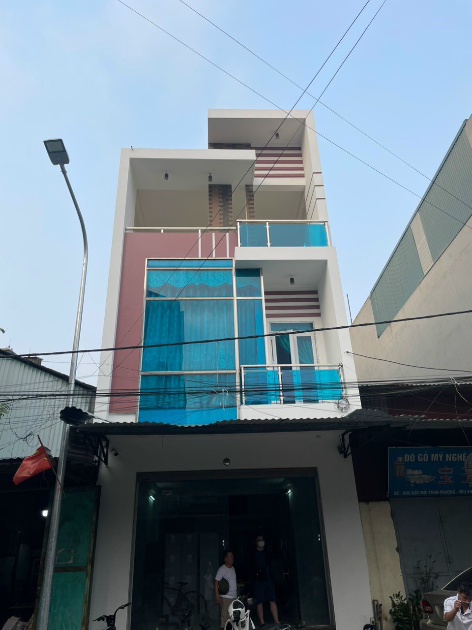 CHÍNH CHỦ EM bán nhà 3 tầng mới tinh Giá b. Án nhanh 3 tỷ xxx KHÔNG CÓ LÔ THỨ 2 trục xương cá- sát công viên nguyễn