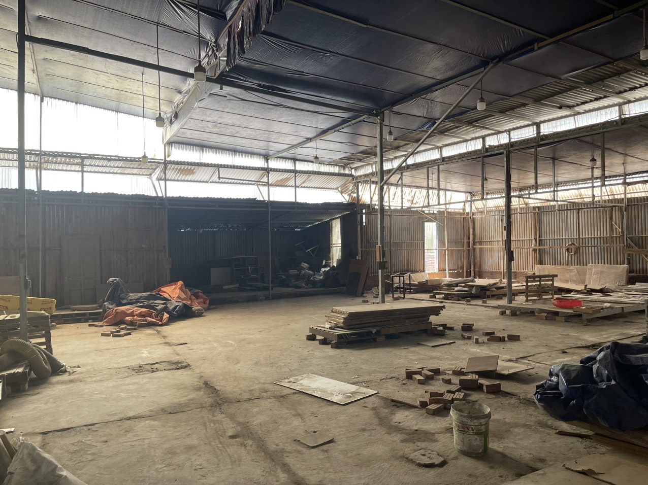 Cho thuê kho xưởng tại KCN Kim Chung , Hoài Đức, Hà Nội. Diện tích 1200m, xưởng cao 6.5m xe container đỗ cửa giá 45 k/m