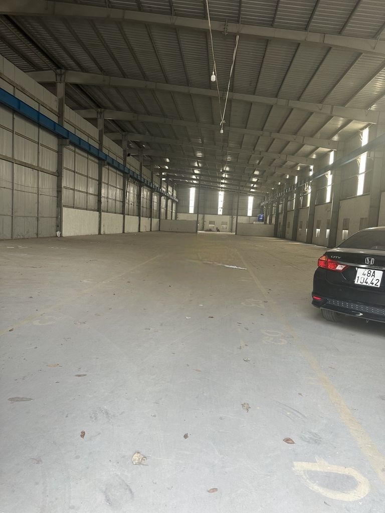 Cho thuê kho xưởng gần Kiêu Kỵ , Gia Lâm , Hưng Yên cần cho thuê . Diện tích 1760m, khung zamil kiên cố cao 9m, sẵn cẩu