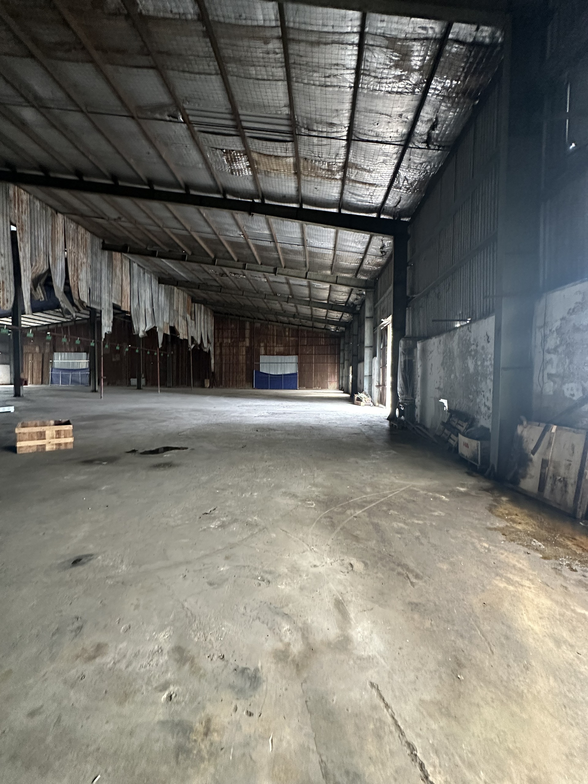 Cho thuê kho xưởng tại KCN Cao Hòa Lạc , Hà Nội cần cho thuê . Diện tích 3350m, khung Zamil cao 9m giá 30k/m