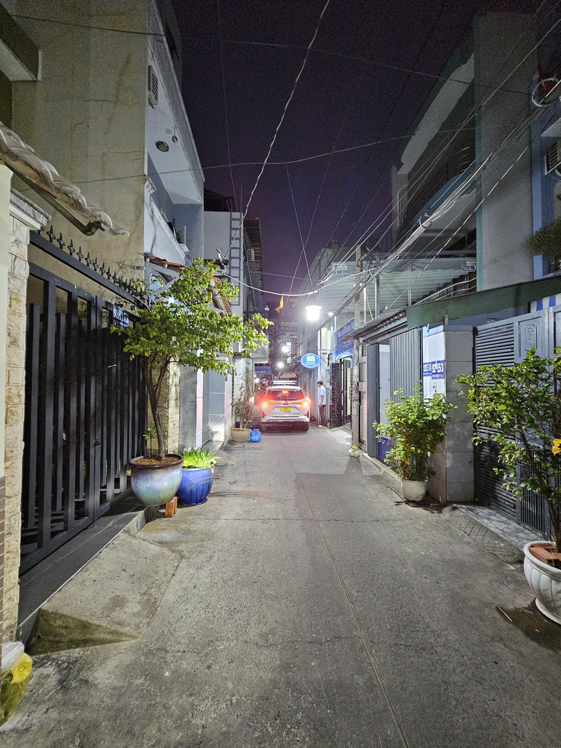 Nhà Hẻm xe hơi Ngang 9x16m 2.5 tấm Tôn Thất Thuyết Q4 chỉ 90 triêu m