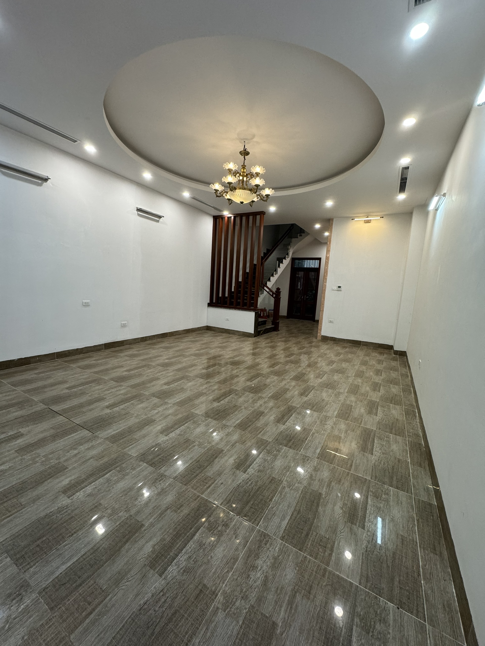 Chính chủ cho thuê căn hộ 6 tầng + mặt bằng kinh doanh tại trung tâm Hà Đông Tố Hữu