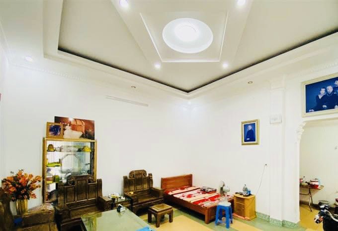 Bán nhà 3 tầng lô góc mặt đường Hoàng Quý, Lê Chân, Hải Phòng. 5,9 tỷ