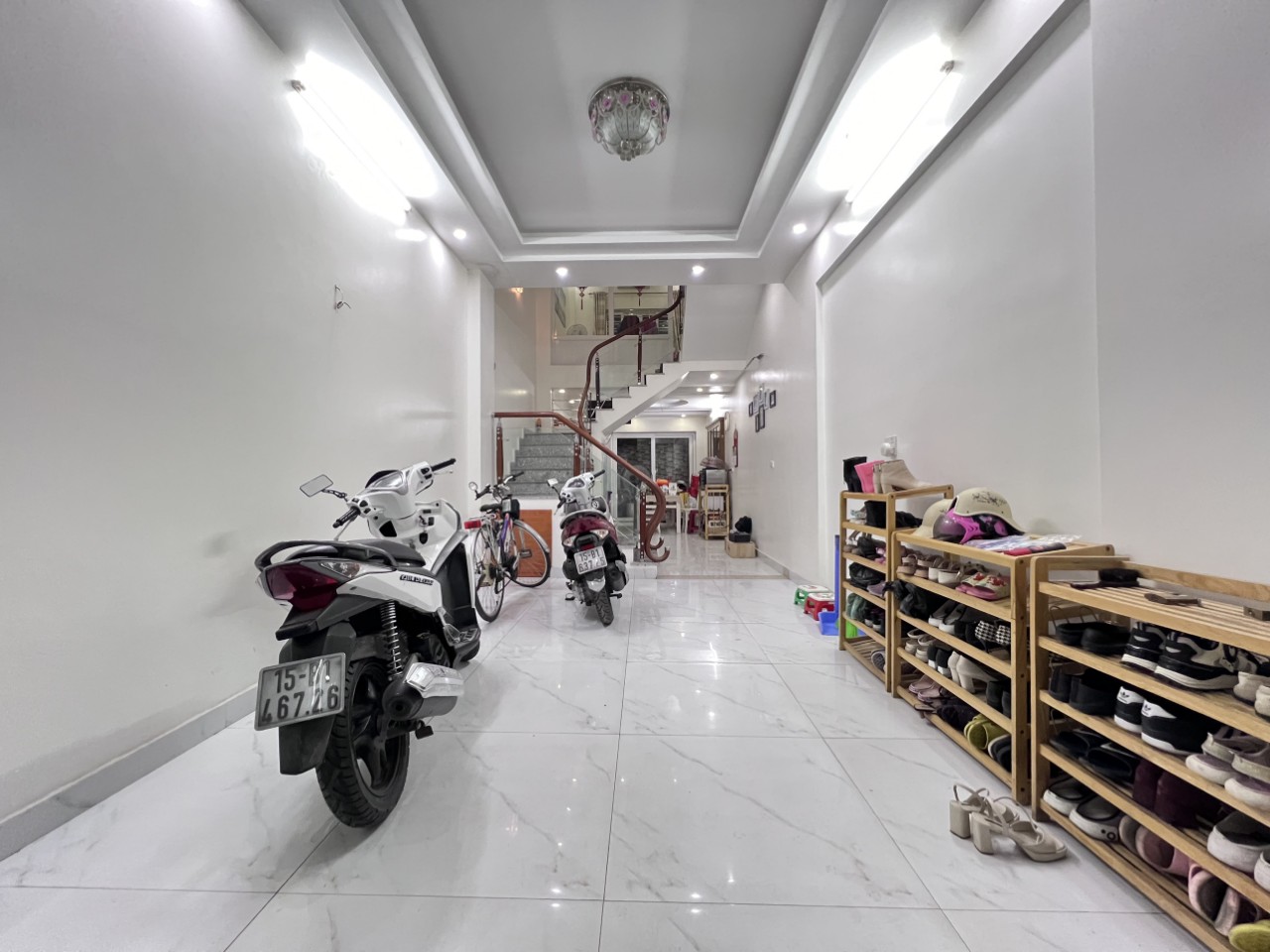 Bán nhà Kiều Sơn - Đằng Lâm, diện tích 48m 4 tầng ô.tô đỗ cửa GIÁ 2.75 tỉ cực đẹp