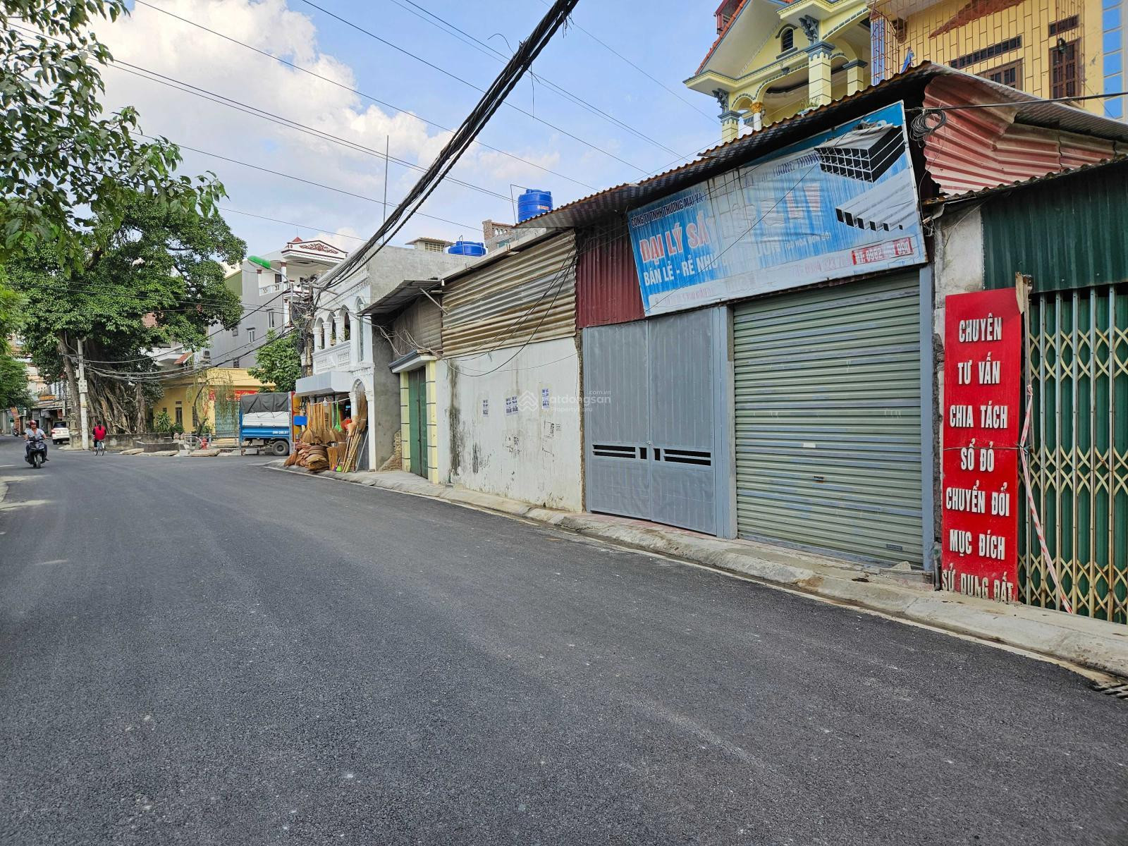 Chính chủ cần bán gấp lô đất tặng nhà cấp 4 mặt đường chính Tả Thanh Oai.