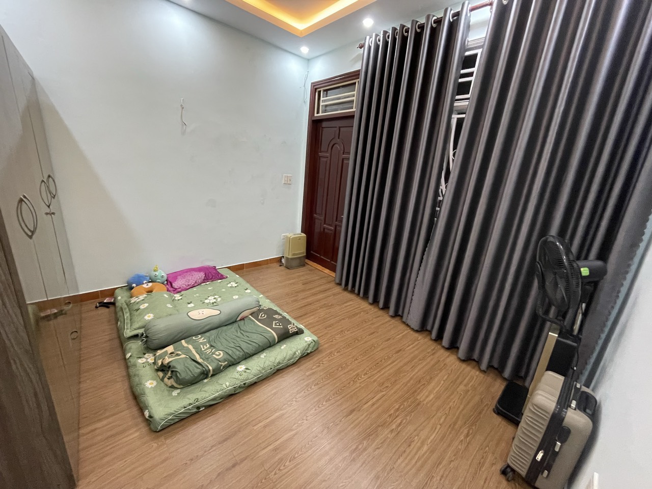 Bán nhà 4 tầng 3,2 tỷ ô tô đỗ cửa ngay Nguyễn Văn Linh, Lê Chân, Hải Phòng