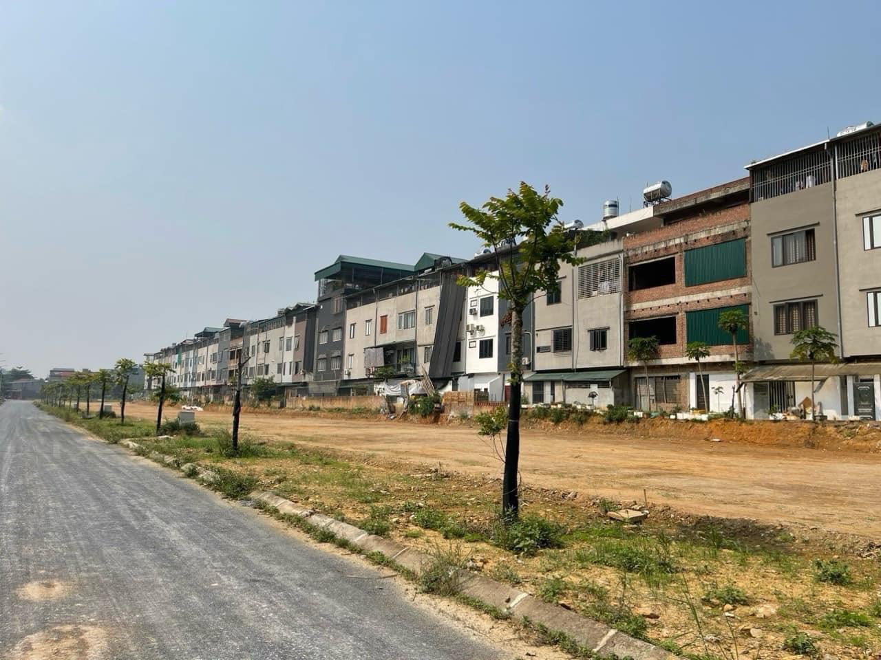 Chính chủ Ra hàng F0 vừa trúng đấu giá – đường T15 Nam cường b6 – TP Lào cai giá đầu tư !!!