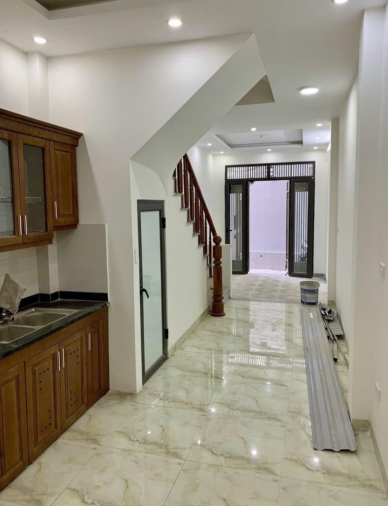 CHO THUÊ NGUYÊN CĂN THÁI HÀ, Ô TÔ, VĂN PHÒNG, 48M x 5T, 18 TR 0903258273