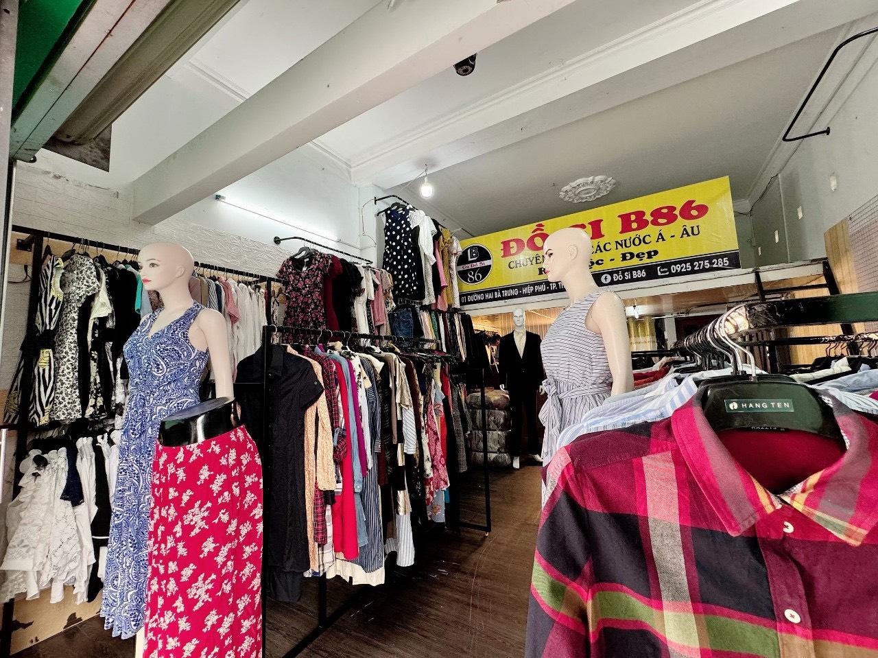 Quận 9 ( TP Thủ Đức ) ! Sang Lại Shop Thời Trang Đồ Si MT số Số 1 Hai Bà Trưng, F. Hiệp Phú , Tel :