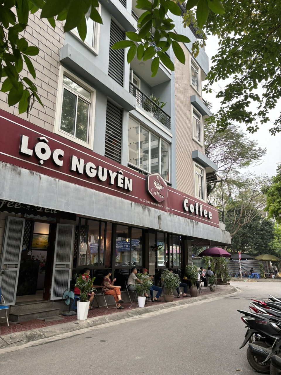 Chính chủ có nhu cầu cho thuê tầng 1+ tầng 2 ngôi nhà số 10M2 khu đô thị mới Yên hoà Cầu giấy Hà nội để kinh doanh