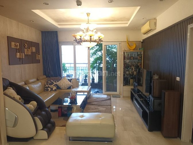 Chính chủ bán căn hộ 3 ngủ 2 WC, tầng trung,căn góc CCCC 165 Thái Hà(Sông Hồng Park View)