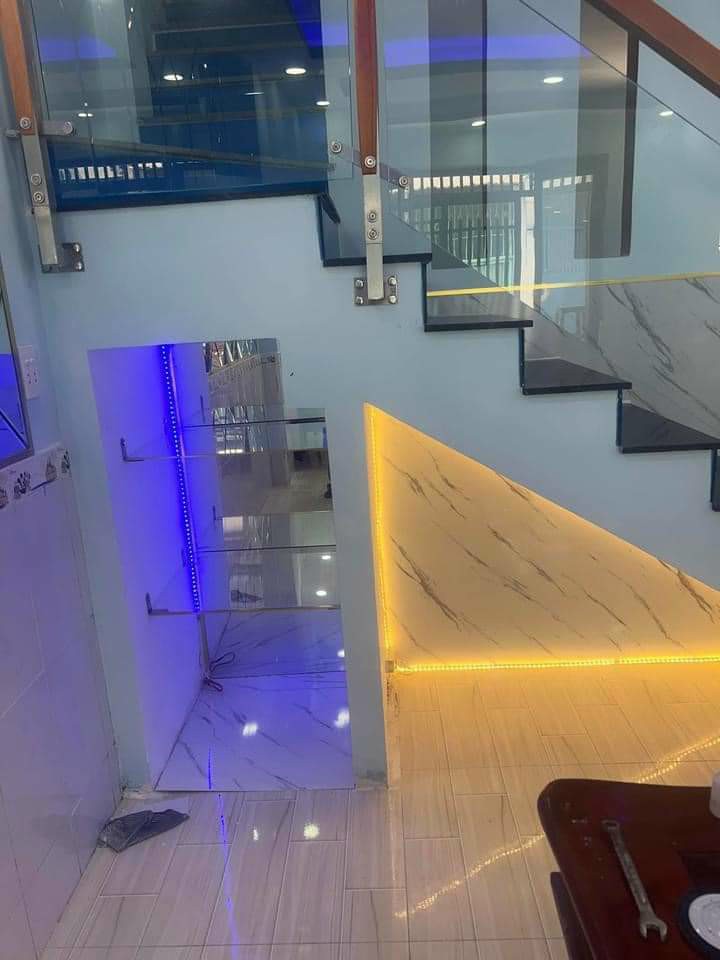 Nhà mới Điện Biên Phủ Bình Thạnh 4,8x19 trệt lửng kế LandMark 81 giáp ranh quận 1.