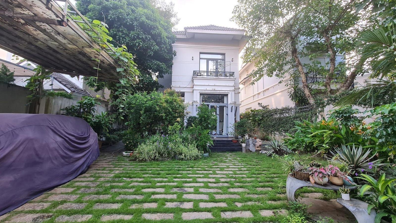 **CHÍNH CHỦ CHO THUÊ BIỆT THỰ KHU BIỆT THỰ PHÚ HỮU - QUẬN 9 - TP. HCM**