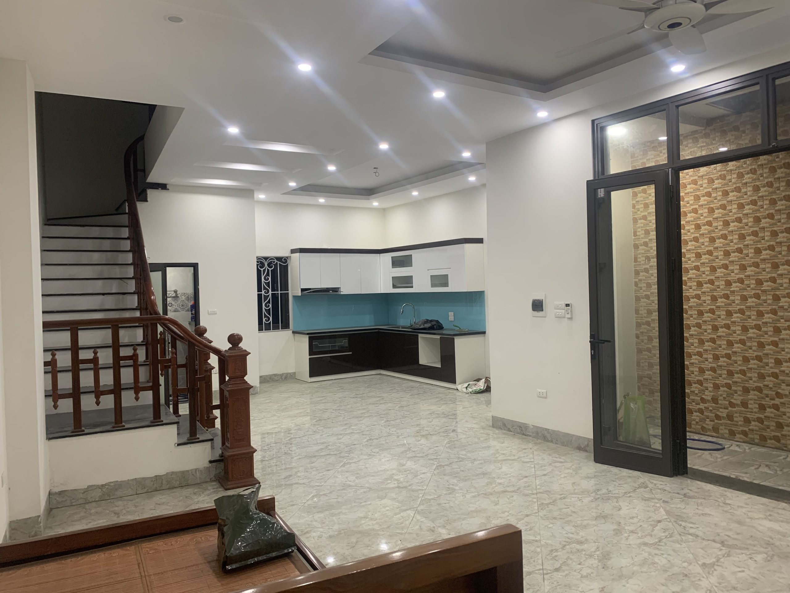 Bán nhà ngọc thuỵ diện tích rộng hiếm có khó tìm 68mx4 tầng giá bán 5,7 tỷ cách mipec 200m,siêu hiếm