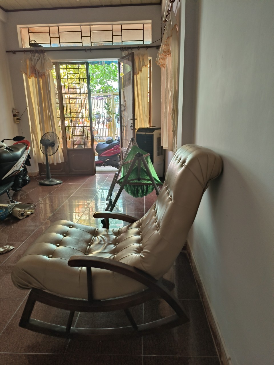 11. Chủ gửi: Nhà 6 triệu 2 phòng ngủ full nội thất gần bến Ninh Kiều