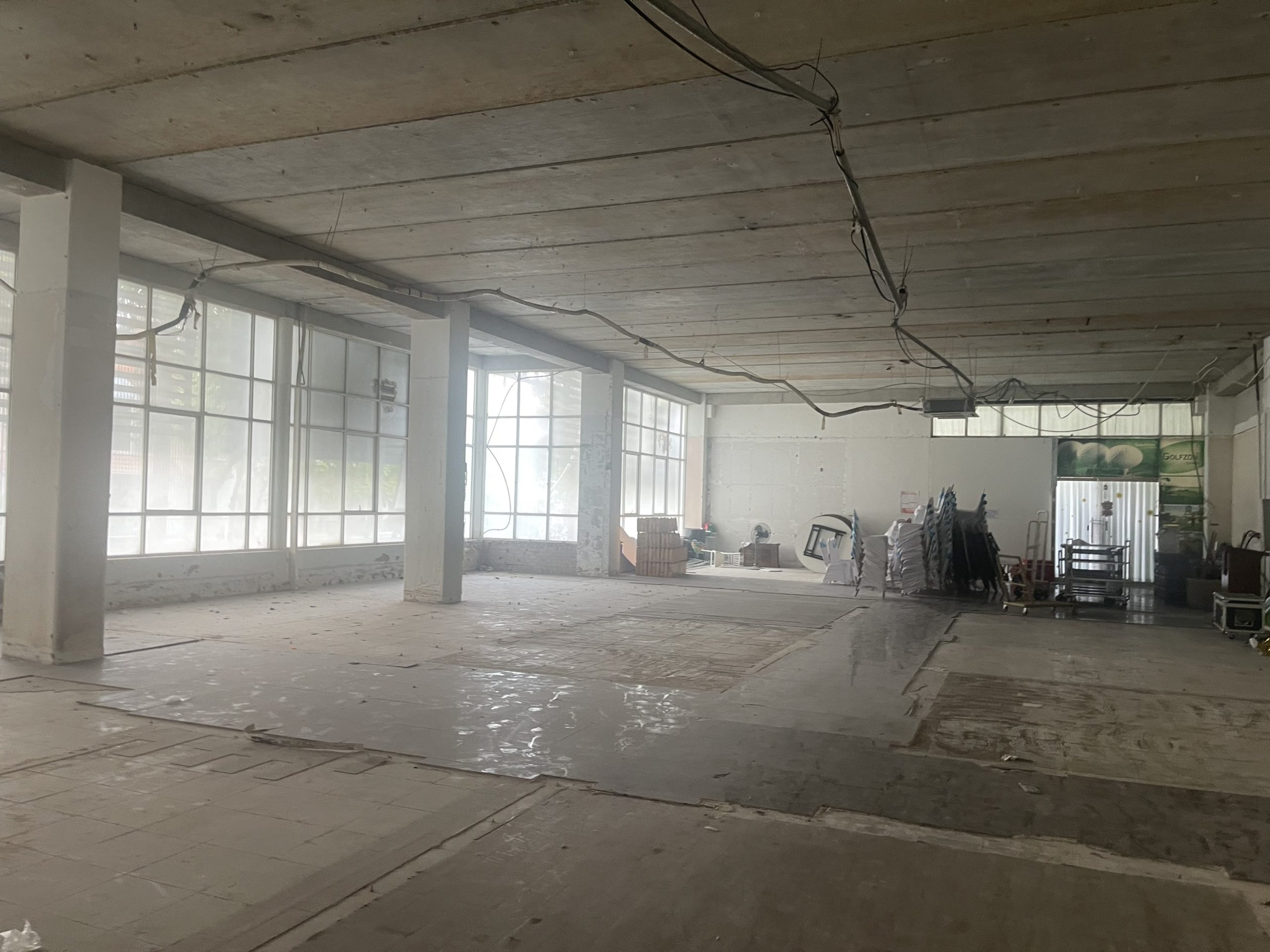 Cho thuê mặt bằng cửa hàng kinh doanh tại Nguyễn Thị Định Thanh Xuân. Diện tích 600m ×2 tầng mặt tiền rộng 18m