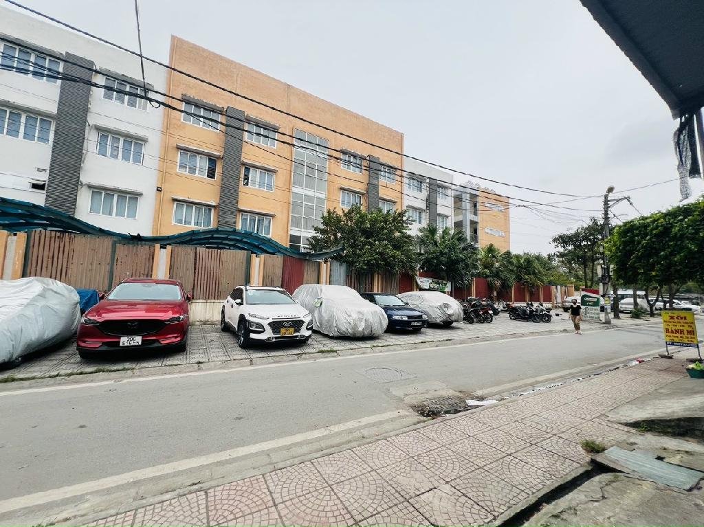 Nhà Phố Gia Quất, Gần Vườn Hoa, Dân Xây, Oto Cạnh Nhà, DT40m2 x4 tầng, Giá 5.6 Tỷ