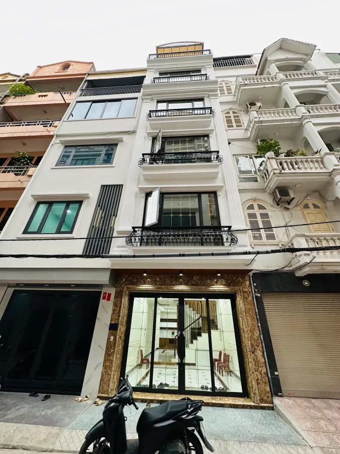 Bán nhà ngõ Cầu Giấy, phân lô, vỉa hè, ô tô, thang máy, 2 thoáng, giếng trời, 54m2, 22.8 tỷ