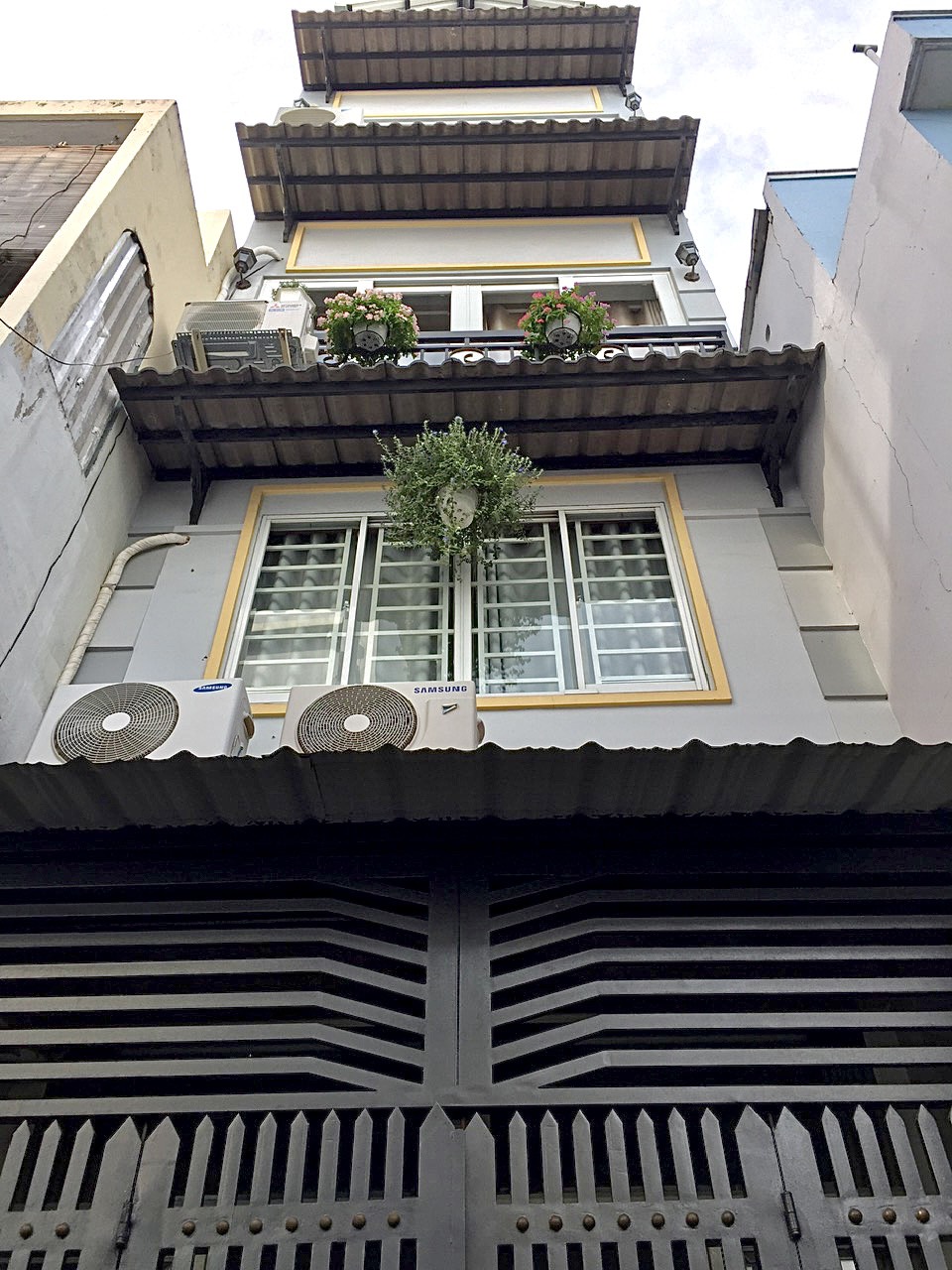 Nhà 2 mặt tiền KD Diện tích Ngang 3.5 xx15.5m 5 tầng hẻm 3.5 Tôn Đản Q4 có 7 tỷ