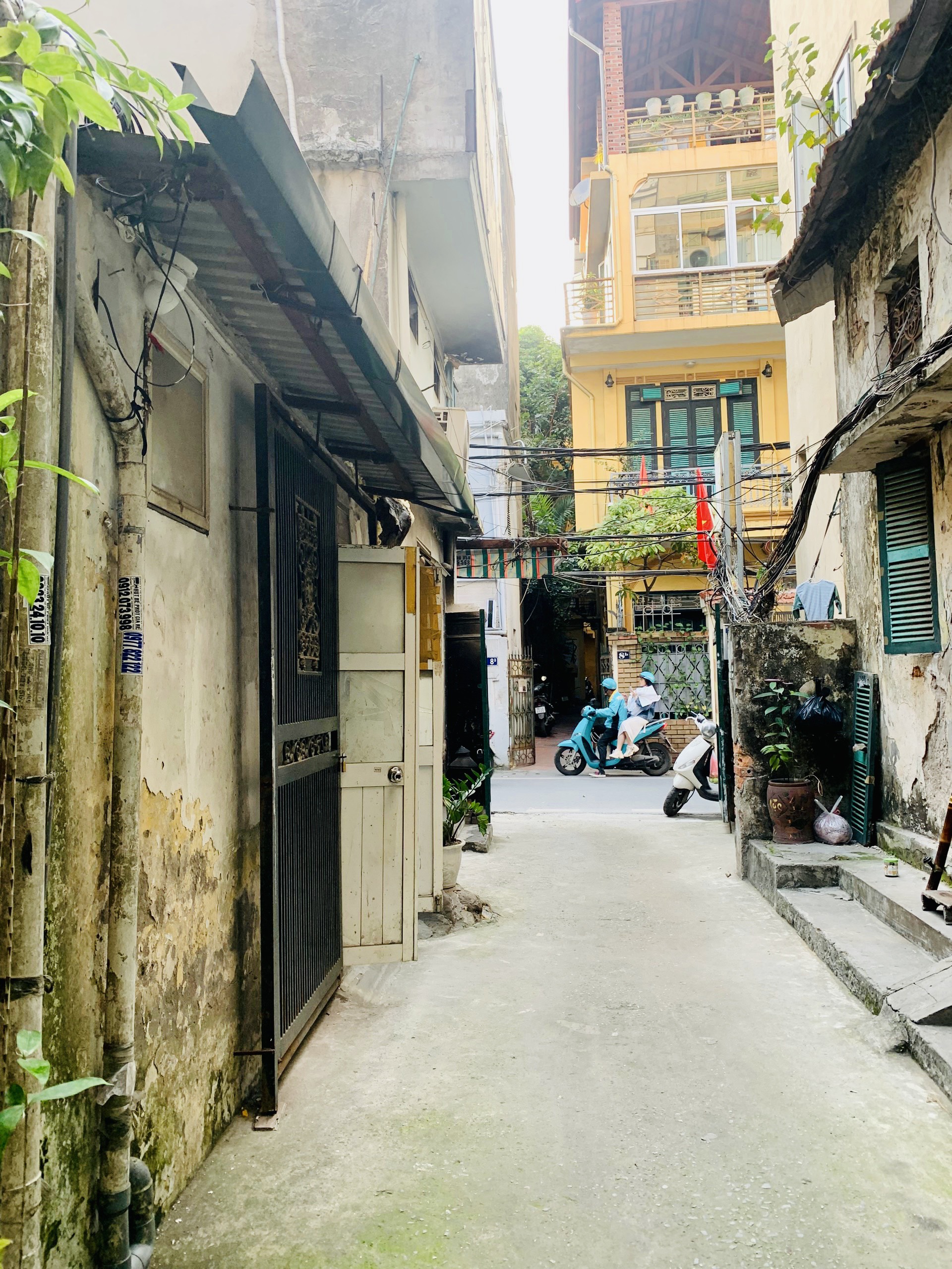 Cho thuê 2,5 tầng nhà tại số 9A Đặng Tất, phường Quán Thánh, Ba Đình