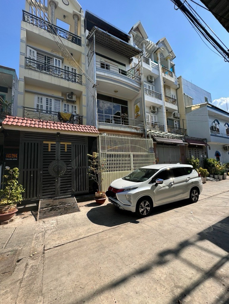 bán nhà hxh tân hòa đông , quận bình tân, Dt 65m2 ( 4x16 ) x 4 tầng Giá chỉ : 5.4 tỷ