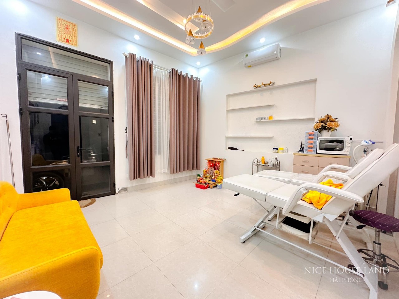 Bán nhà tuyến 2 Nguyễn Công Trứ - Hồ Sen, 45m 4 tầng lô góc GIÁ 4.5 tỉ ô.tô đỗ cửa